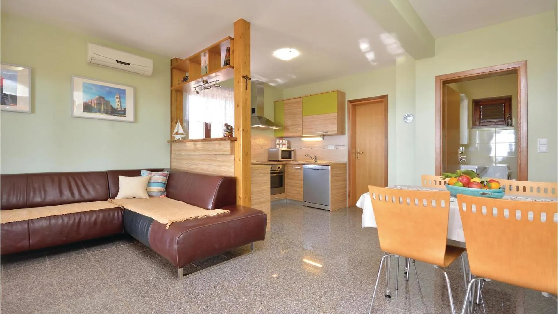 Amazing Home In Maslenica With Kitchen 0*,